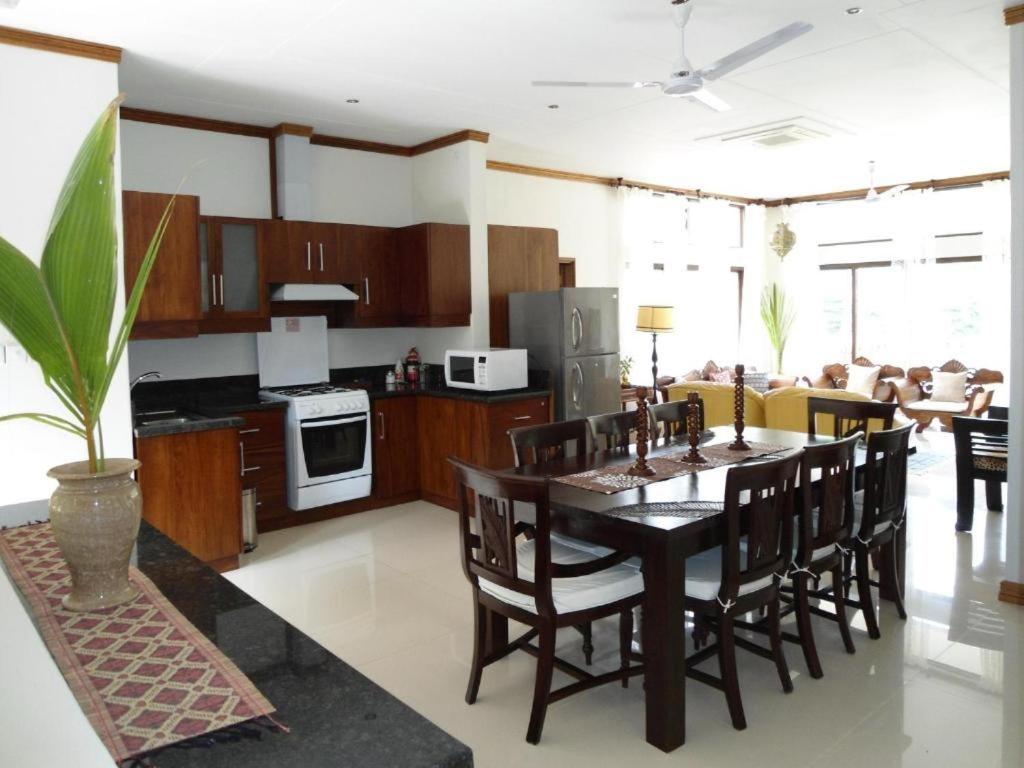 Bayview Villa -Sea Side Villa Anse Boileau Dış mekan fotoğraf